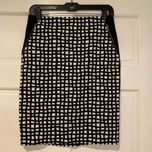 Geometric print skirt with pockets